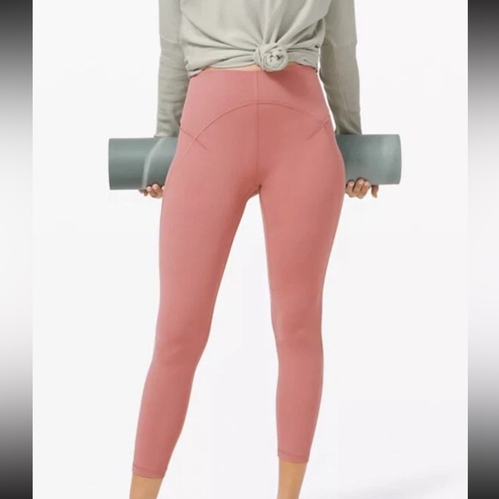 Lululemon Unlimited HR Tight 25” Size 8